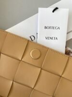Top Quality Knockoff Bottega Veneta Cassette Bag In Almond - Image 4