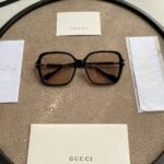 RECTANGULAR FRAME SUNGLASSES