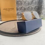 Womens Square Sunglasses - Image 2