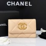 Chanel 19 flap card holder