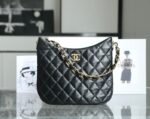 Chanel large Hobo bag - Image 9