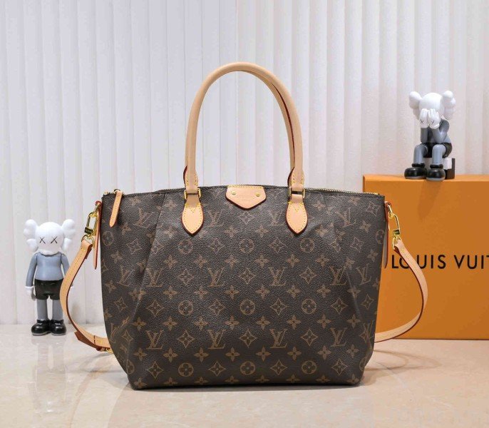 95AF3E92-95A7-58FF-3F35-89EB8073C9BD.jpg Monogram Canvas Turenne MM - Image 1