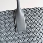 Top Quality Replica Bottega Veneta Cabat Medium Bag In Thunder Intrecciato Lambskin - Image 8