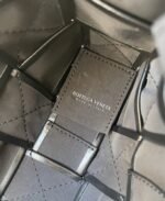 Top Quality Replica Bottega Veneta Cassette Bag In Black - Image 7