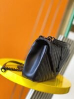 Replica Saint Laurent College Medium Chain Bag with Black - Image 4