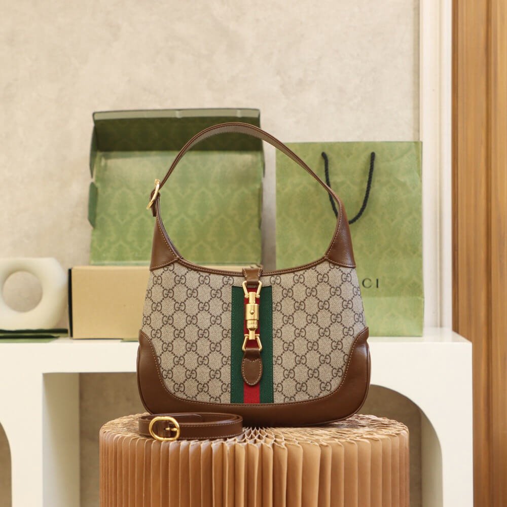 9C912D6C-2991-A20C-2037-10738F2E378A.jpg Jackie 1961 small shoulder bag - Image 1