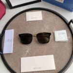 Gucci Eyewear square tinted sunglasses