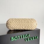 Fake Bottega Veneta Clicker Small Bag Porridge - Image 5