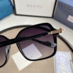 RECTANGULAR FRAME SUNGLASSES - Image 4