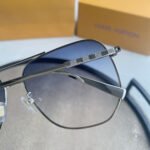 Womens Square Sunglasses - Image 4