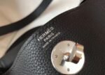 Designer replica Hermes Lindy 26cm handbag in black - Image 2