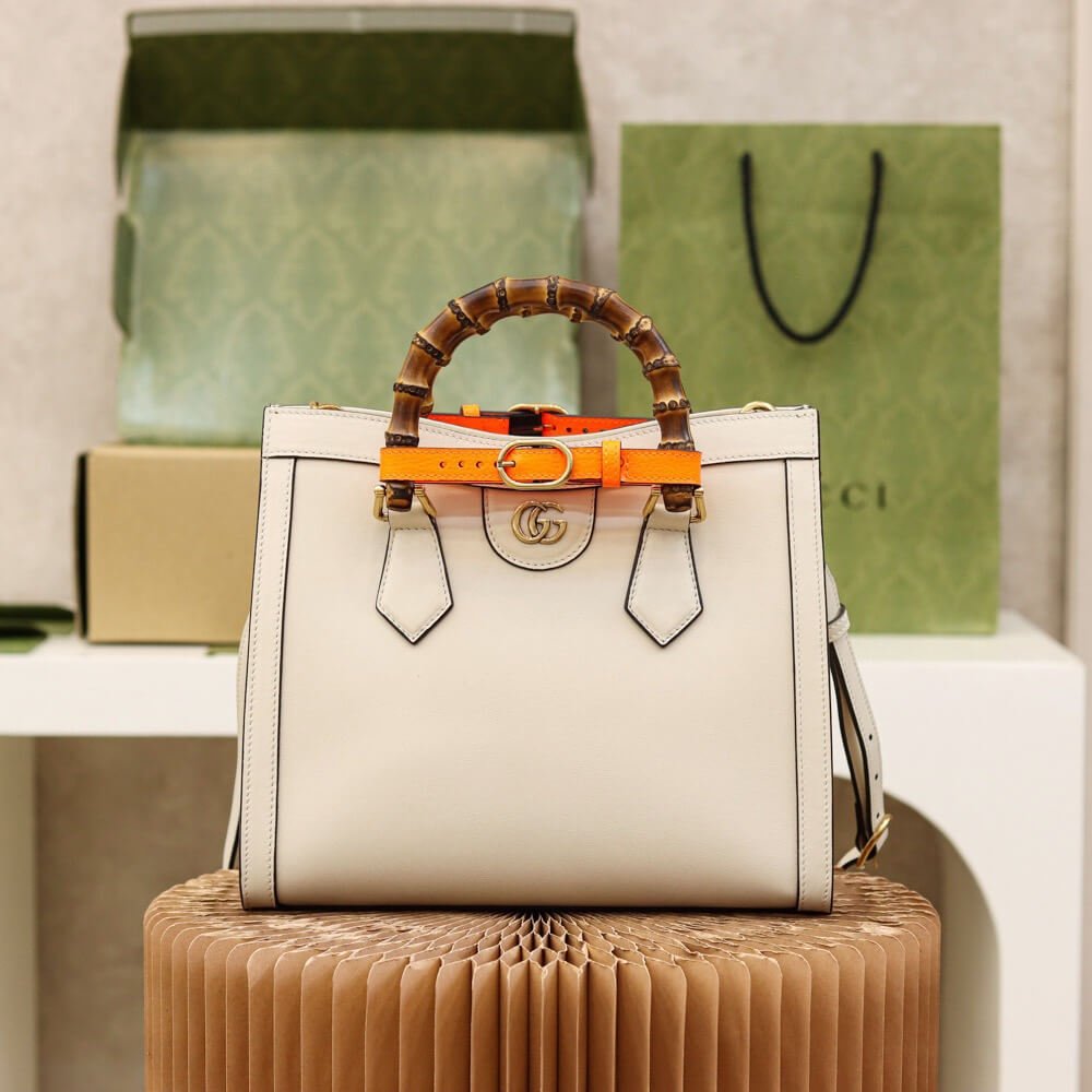 AA38D1C5-9CE1-C8A4-1772-B15B25DE0675.jpg Gucci Diana small tote bag - Image 1