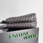 Fake Bottega Veneta Large Andiamo Bag Fondant - Image 2
