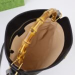 Gucci Diana Medium Shoulder Bag - Image 7