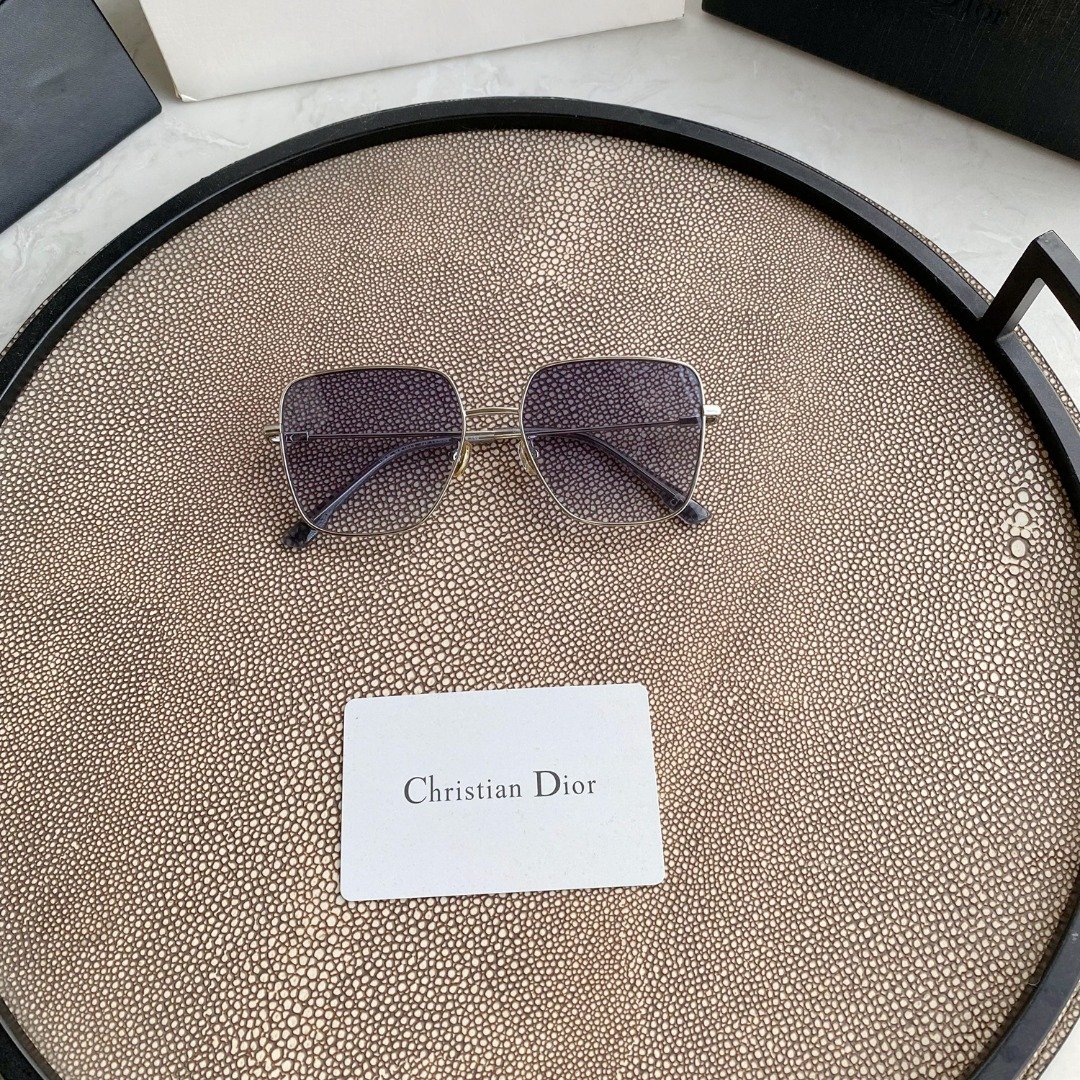 ACBB805F-AAFB-26F2-8F55-9EED54934F99.jpg SGCRD DIORSTELLAIRE1 - Image 1