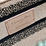 Dior Lady D-Lite Medium Bag Fake in Beige Raffia Embroidered with Dior Petites Fleurs - Image 9