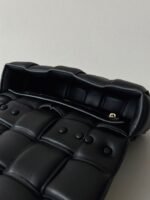 Top Quality Replica Bottega Veneta Chain Cassette Bag In Black - Image 2