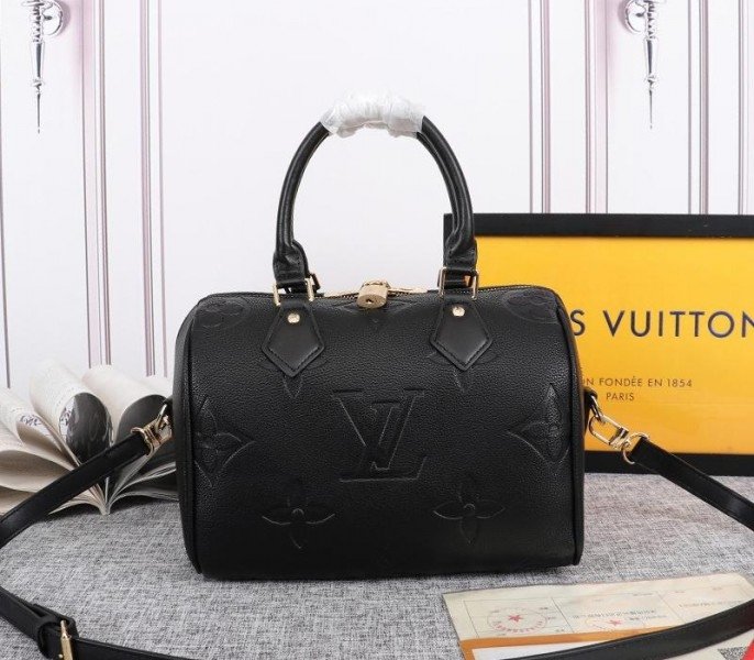 AEB23FC2-486C-41A2-F39B-7AFF08BDC2BB.jpg Louis Vuitton Monogram Empreinte Leather Speedy Bandouliere 25 Handbag In Black - Image 1
