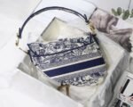 Dior Saddle Bag Replica in Blue Toile de Jouy Embroidery - Image 4