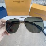 Womens Square Sunglasses - Image 7