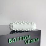 Replica Bottega Veneta Knot Minaudiere Clutch Glacier - Image 3