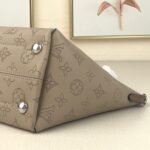 Louis Vuitton Mahina Leather Hina PM - Image 7