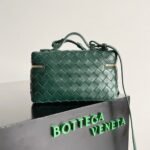 Fake Bottega Veneta Bang Bang Vanity Case Green - Image 3