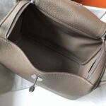 Designer replica Hermes Lindy 26cm handbag in taupe grey - Image 2