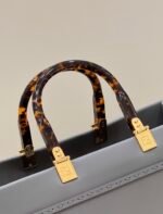 Fendi Sunshine Medium - Image 6