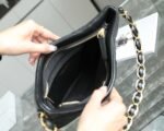 Chanel large Hobo bag - Image 5