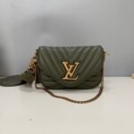 LOUIS VUITTON NEW WAVE MULTI-POCHETTE