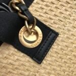 CHANEL TOTE - Image 4