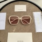 RECTANGULAR FRAME SUNGLASSES