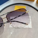 LV GOLD AVIATOR SUNGLASSES - Image 5