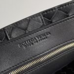 Replica Bottega Veneta Medium Andiamo Bag Black - Image 5
