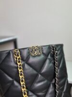 CHANEL 19 SHOPPING BAG - Image 8