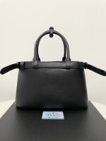 Small Leather handbag - Image 9