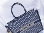 Dior Book Tote – Large - Image 5
