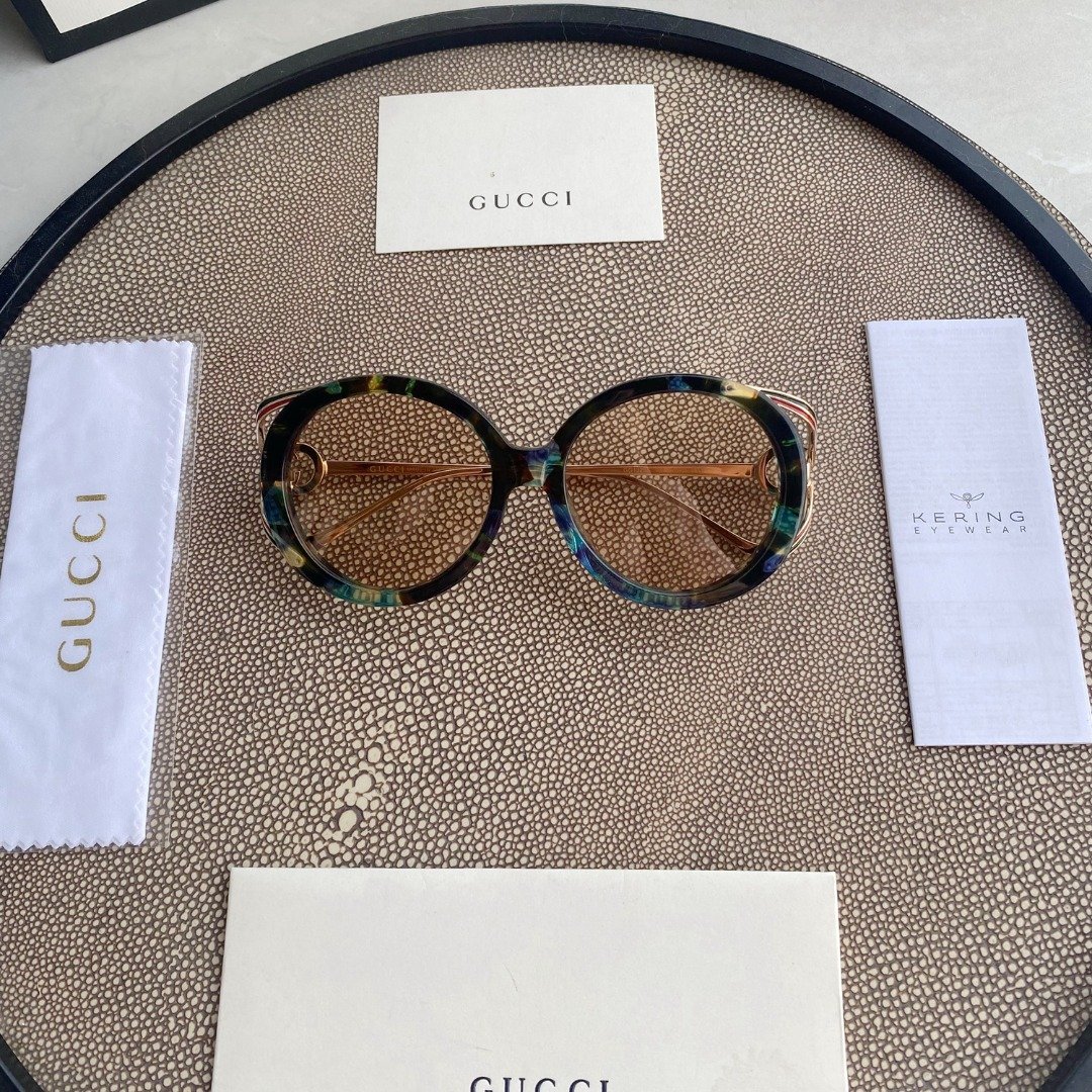 BEF48797-EE2F-54EC-8D64-F77FFB665255.jpg ROUND-FRAME INTERLOCKING G SUNGLASSES - Image 1