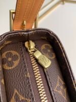 Louis Vuitton Vintage Monogram Canvas Small Shoulder Bag - Image 5