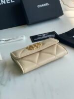 CHANEL 19 FLAP CARD HOLDER - Image 9
