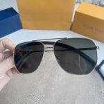Womens Square Sunglasses - Image 8
