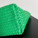 Top Quality Fake Bottega Veneta Cabat Medium Bag In Green Intrecciato Lambskin - Image 7