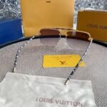 LV GOLD AVIATOR SUNGLASSES - Image 8