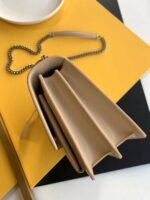 SUNSET MEDIUM CHAIN BAG IN SMOOTH LEATHER - Image 7