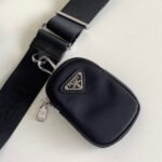 Prada Re-Edition Shoulder Bag Fake in Black - Image 5