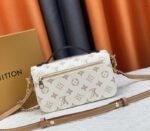 Louis Vuitton Monogram Dune Canvas Metis East West Pochette - Image 3