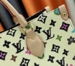 Louis Vuitton Monogram Craggy Onthego MM Tote In Vanilla - Image 7