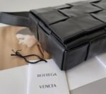 Top Quality Replica Bottega Veneta Cassette Bag In Black - Image 9