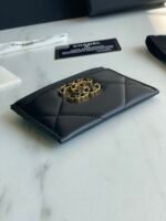 CHANEL 19 CARD HOLDER - Image 8
